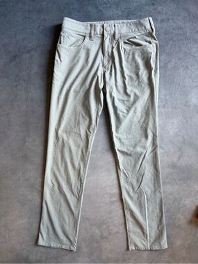 Bonobos Slim Straight Golf Chinos in Light Gray
